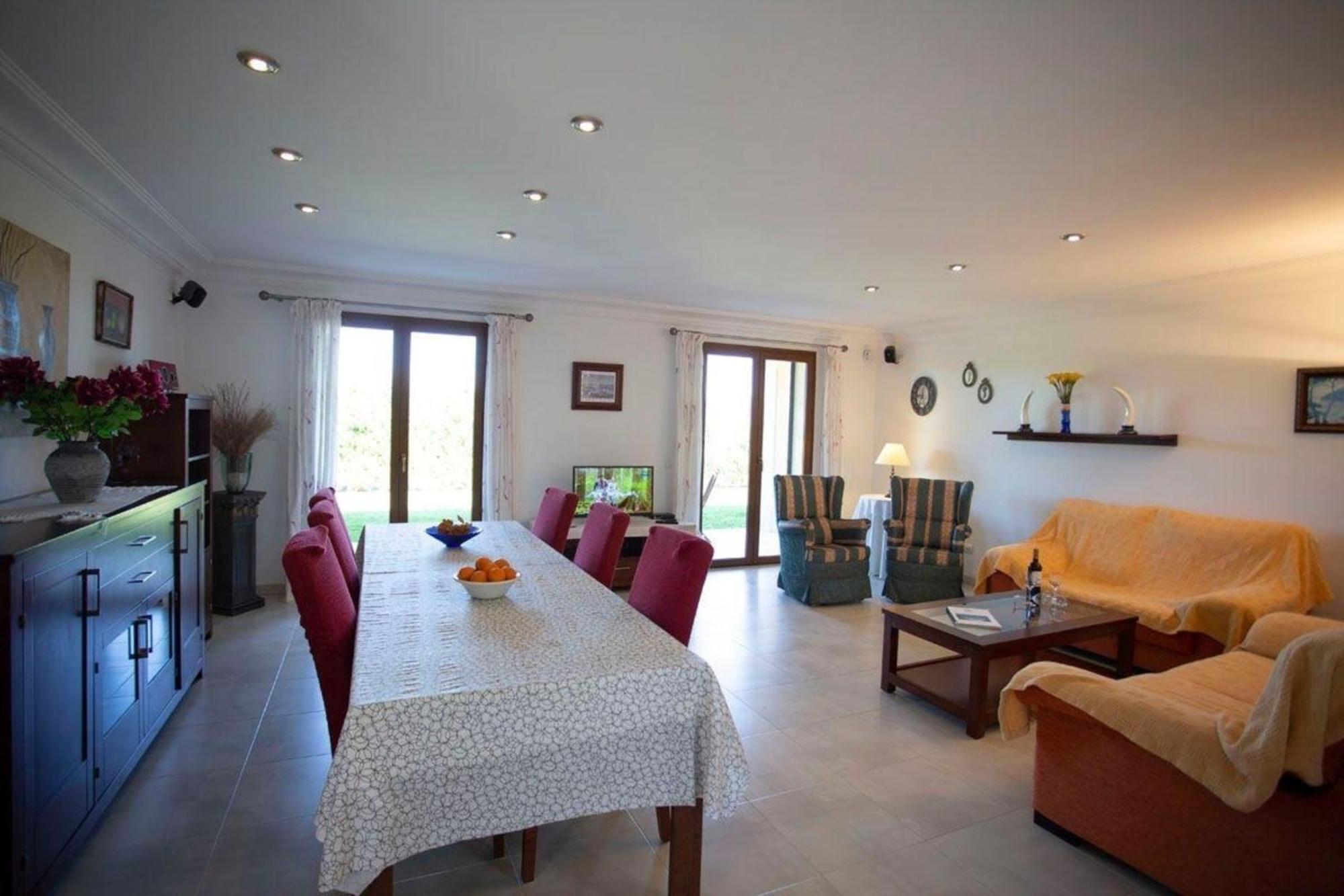 Ferienhaus Grosszuegige Mit Beheizbarem Pool Und Jacuzzi Muro